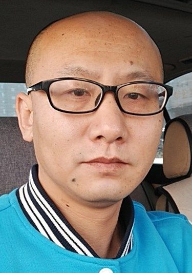 优优工长贾向南