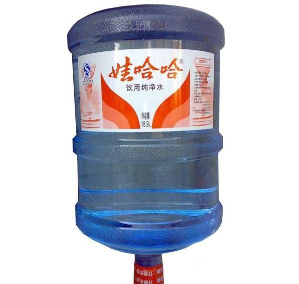 �޹������ô���ˮͰװˮ