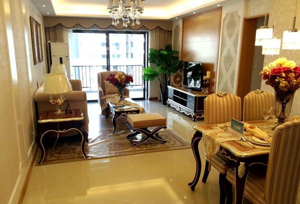 �·�װ�޶�ÿ�����ס