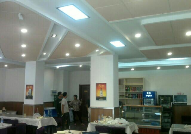 ֣�ݺ�ר·��һ·װ��Ч��ͼ