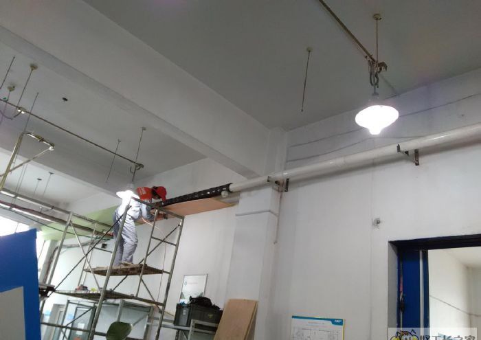 青岛徐州路部队机房装修效果图