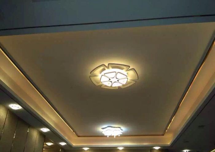 �����ھ���۪Է����װ��Ч��ͼ