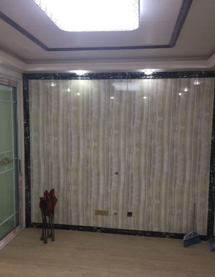 �е��Ϸ�����װ��Ч��ͼ