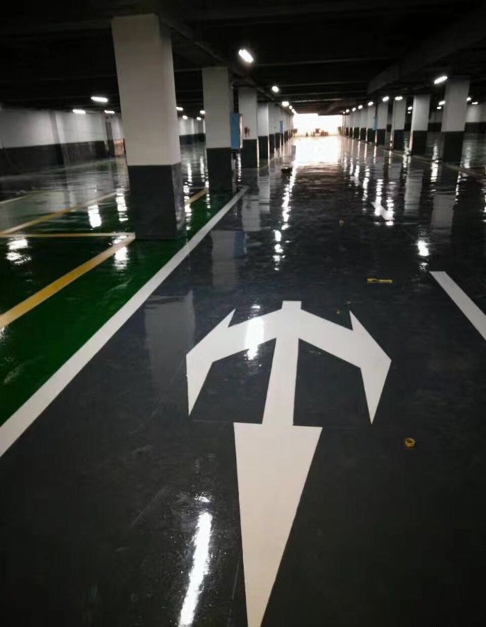 广州地下停车场地坪漆施工装修效果图