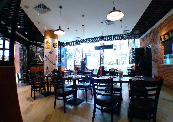 广州嘉裕广场 披萨店装修效果图