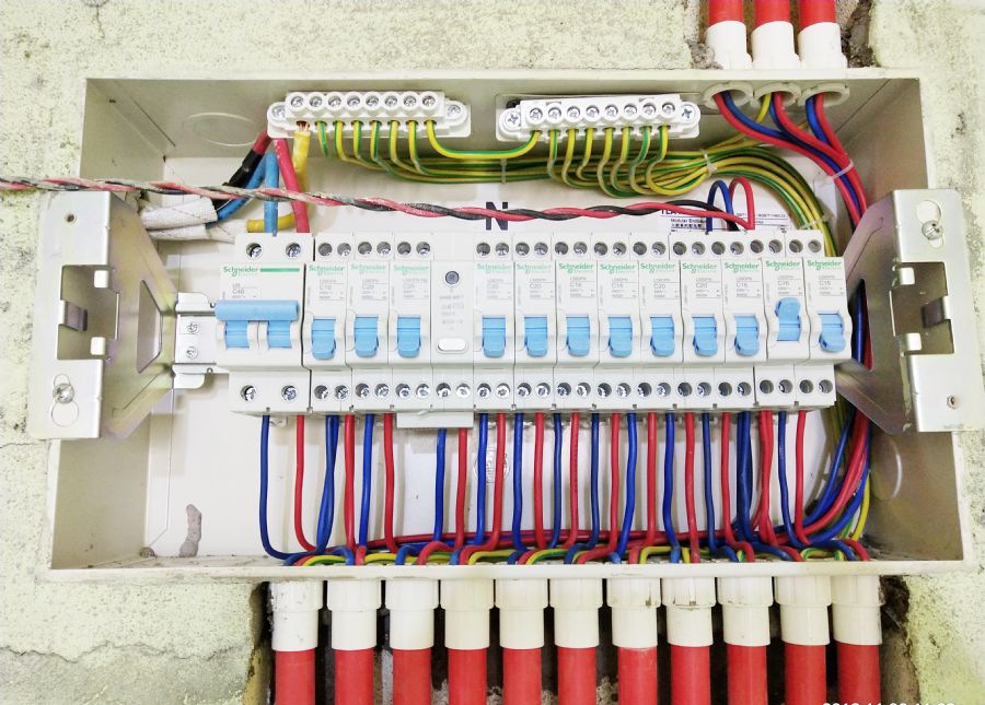 �人�人����н���������װ��Ч��ͼ