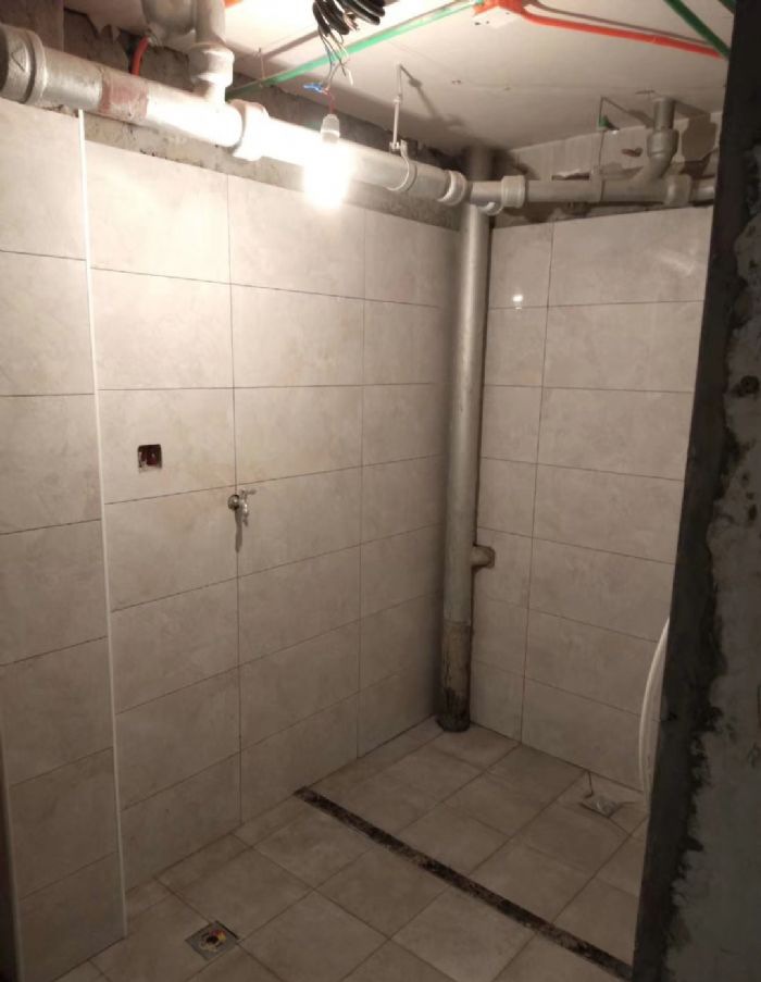 北京阜光里小区1号楼3单元301瓦工施工结束装修效果图