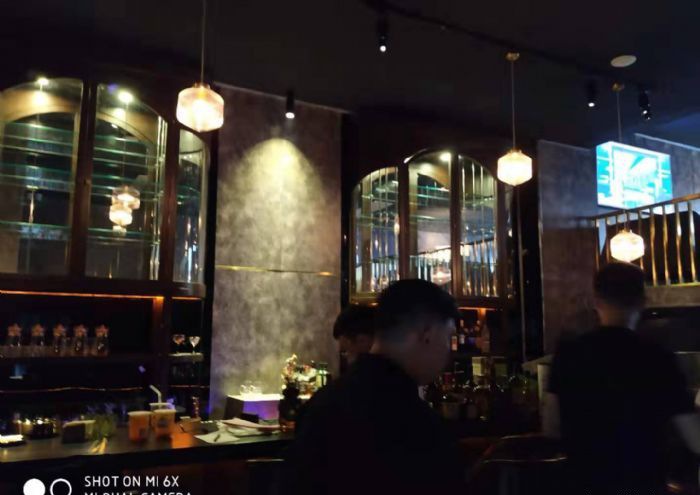 成都神仙树酒吧装修效果图